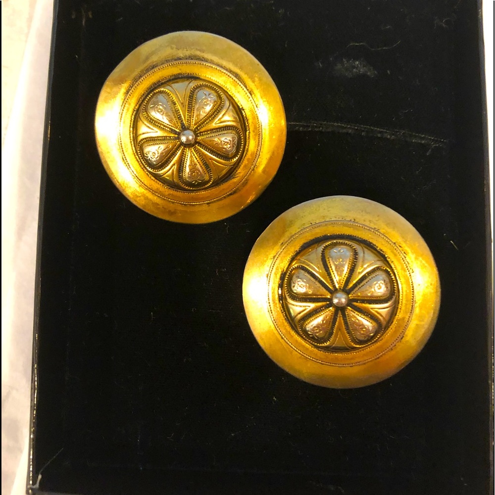 Fashion earrings